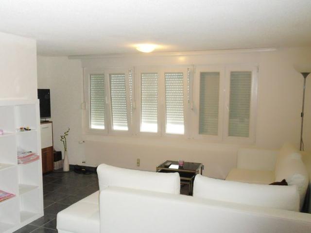 2 Zimmer, 48 m², 1. Stock