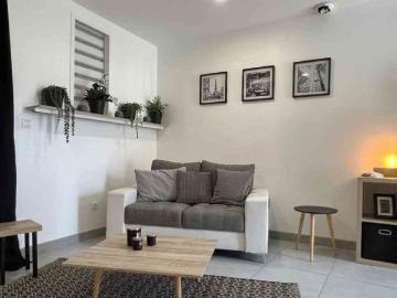 2 Zimmer, 48 m², 2. Stock