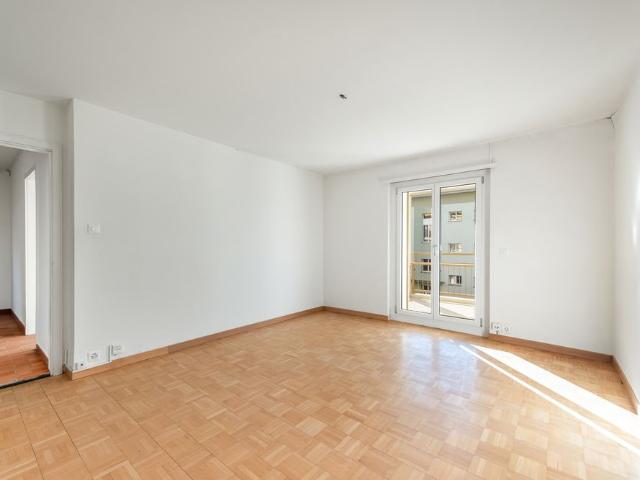 2 Zimmer, 48 m², 2. Stock