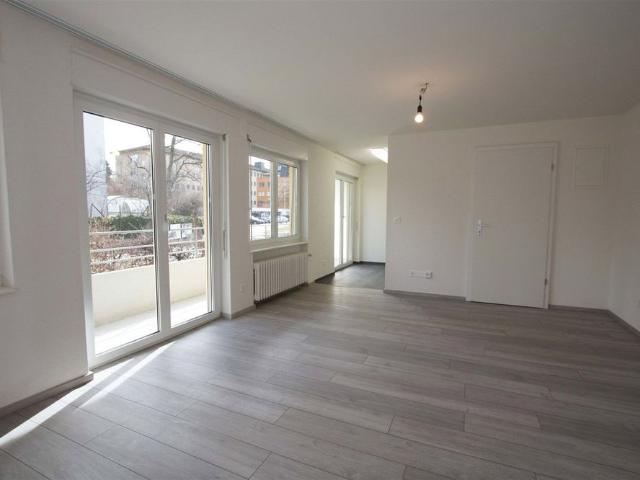 2 Zimmer, 49 m², 1. Stock