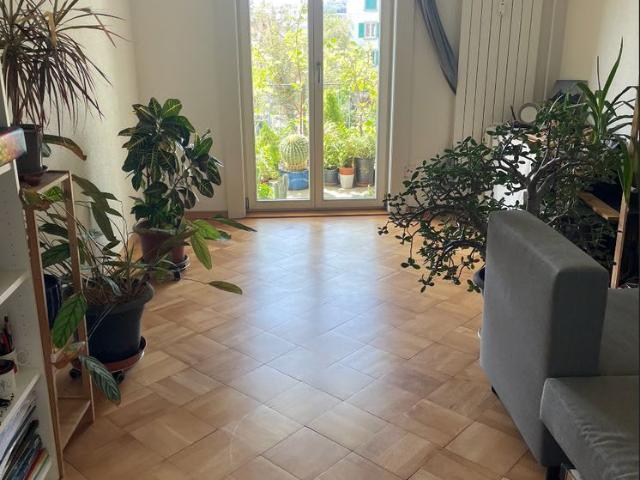 2 Zimmer, 49 m², 2. Stock