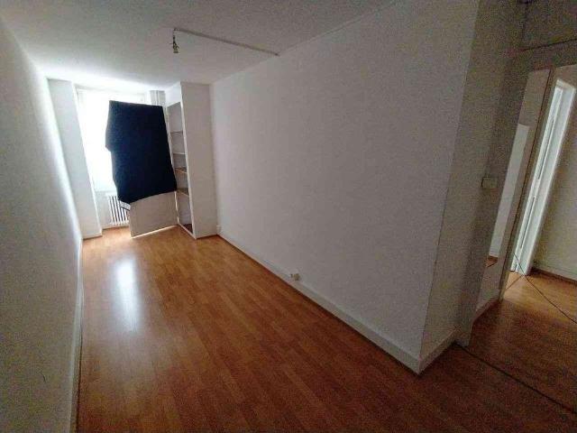 2 Zimmer, 50 m², 1. Stock