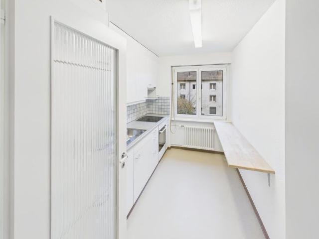 2 Zimmer, 50 m², 1. Stock