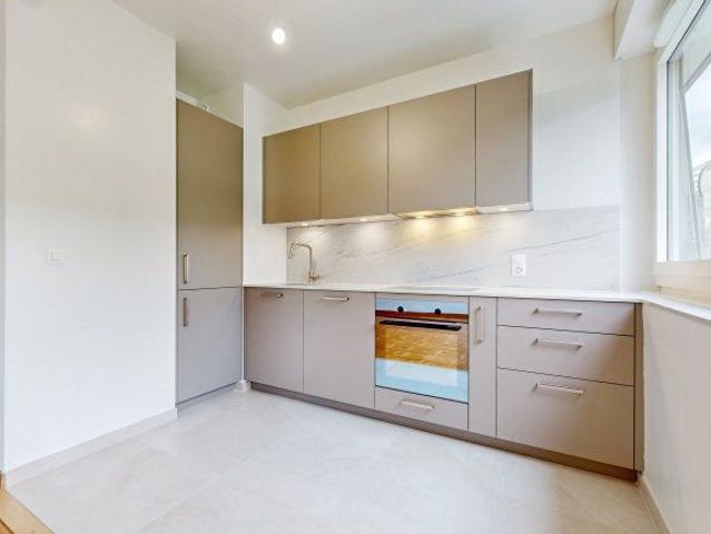 2 Zimmer, 50 m², 2. Stock
