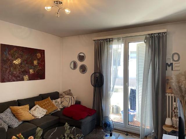 2 Zimmer, 50 m², 2. Stock