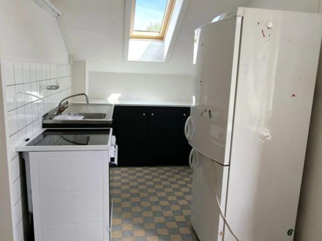 2 Zimmer, 50 m², 2. Stock