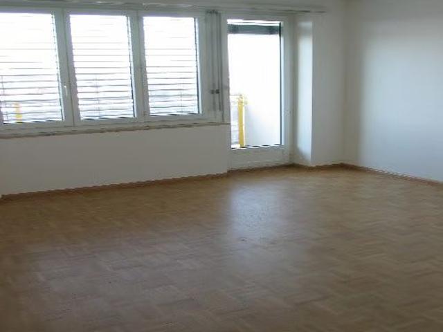 2 Zimmer, 51 m², 1. Stock
