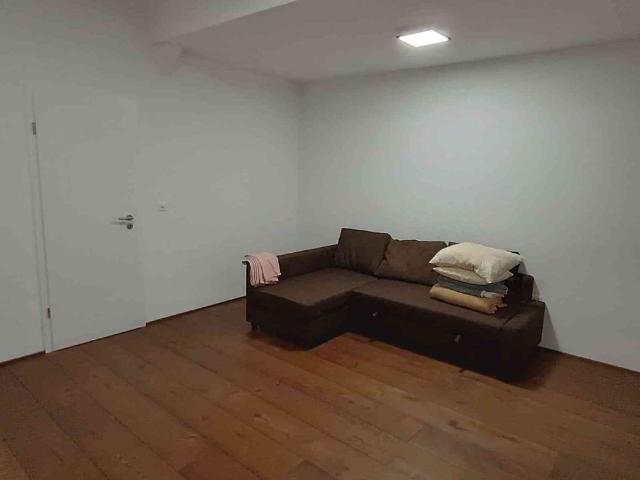 2 Zimmer, 51 m², 1. Stock