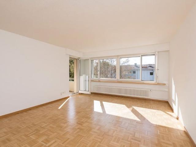 2 Zimmer, 52 m², 1. Stock