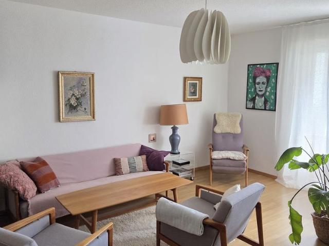 2 Zimmer, 52 m², 1. Stock
