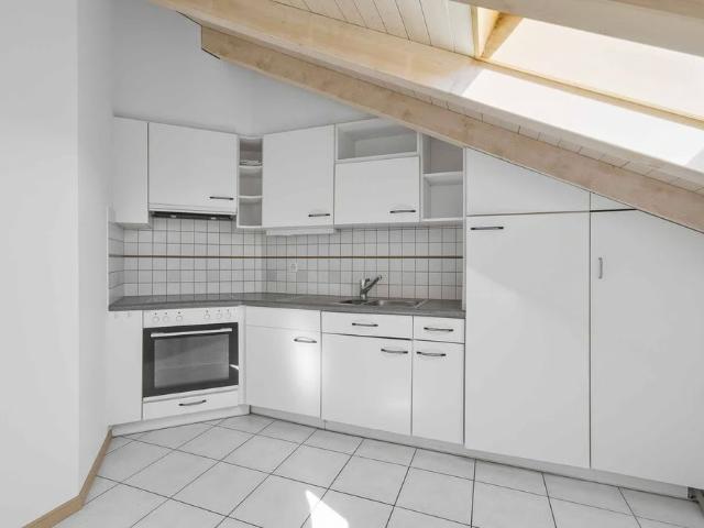 2 Zimmer, 52 m², 1. Stock
