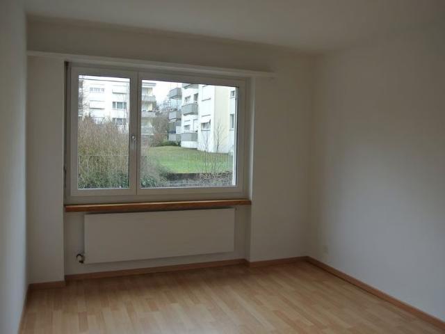 2 Zimmer, 52 m², 2. Stock
