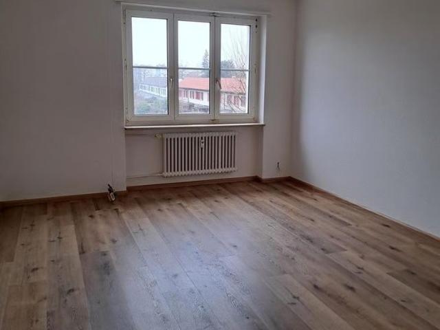 2 Zimmer, 52 m², 2. Stock
