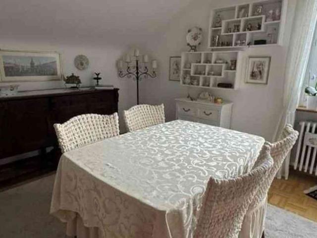 2 Zimmer, 52 m², 2. Stock