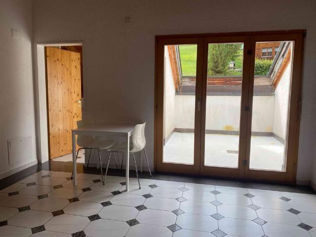 2 Zimmer, 52 m², 2. Stock