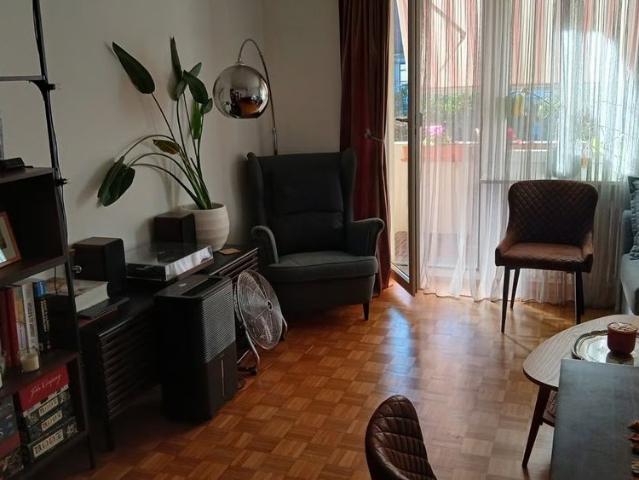 2 Zimmer, 57 m², 1. Stock