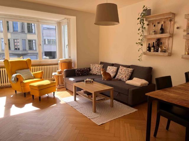 2 Zimmer, 57 m², 1. Stock