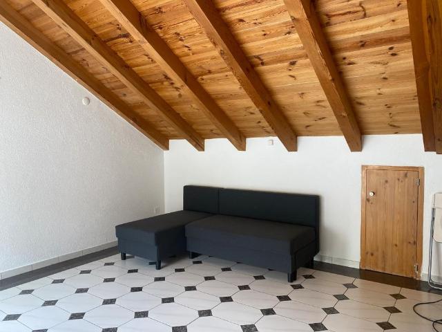 2 Zimmer, 57 m², 2. Stock