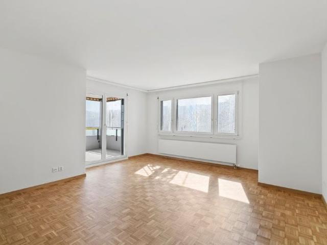 2 Zimmer, 54 m², 1. Stock