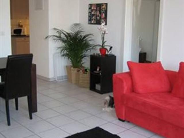 2 Zimmer, 54 m², 2. Stock