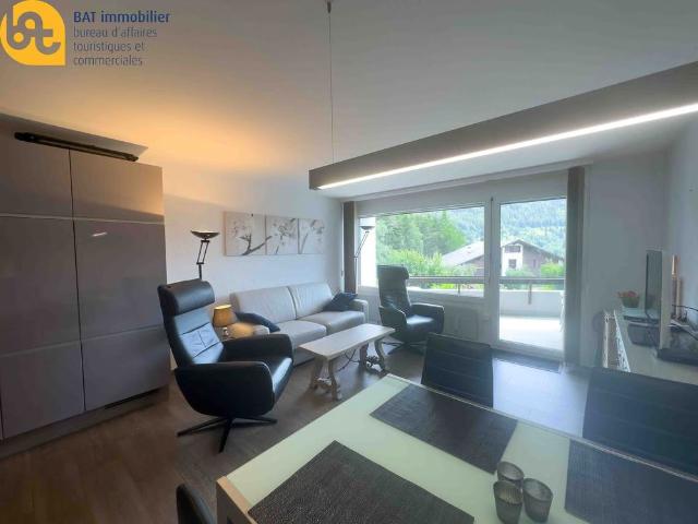 2 Zimmer, 55 m², 1. Stock