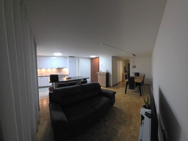 2 Zimmer, 56 m², 1. Stock