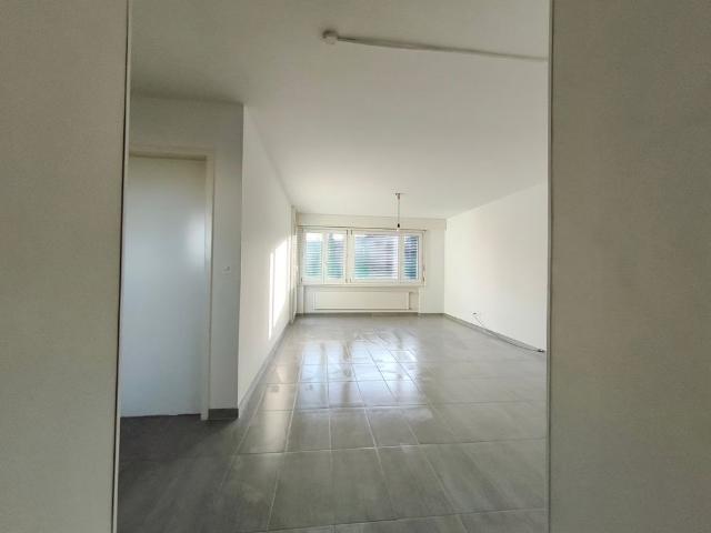 2 Zimmer, 58 m², 1. Stock