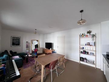 2 Zimmer, 58 m², 1. Stock