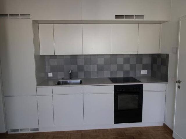 2 Zimmer, 58 m², 2. Stock