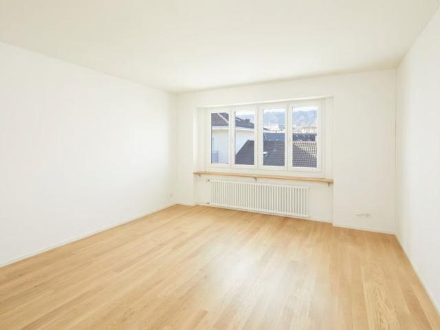 2 Zimmer, 58 m², 2. Stock