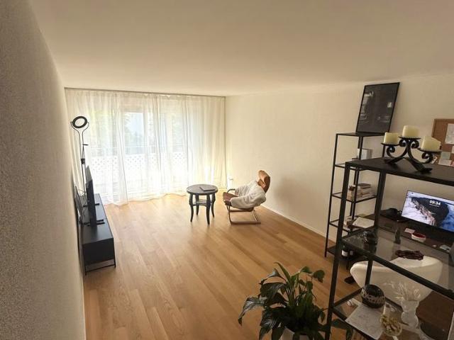 2 Zimmer, 60 m², 1. Stock