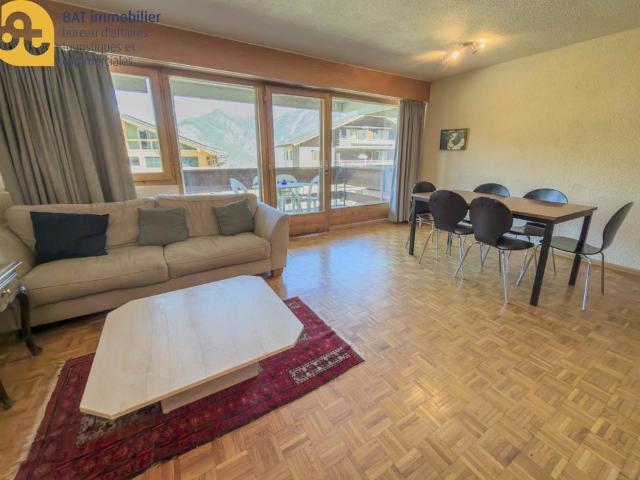 2 Zimmer, 60 m², 1. Stock