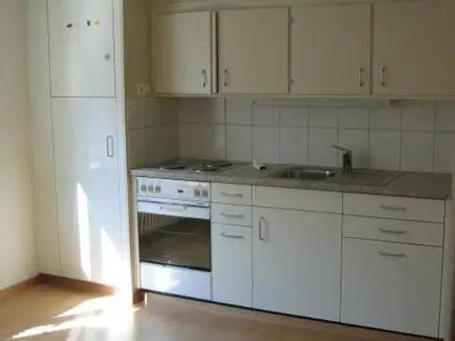 2 Zimmer, 60 m², 2. Stock