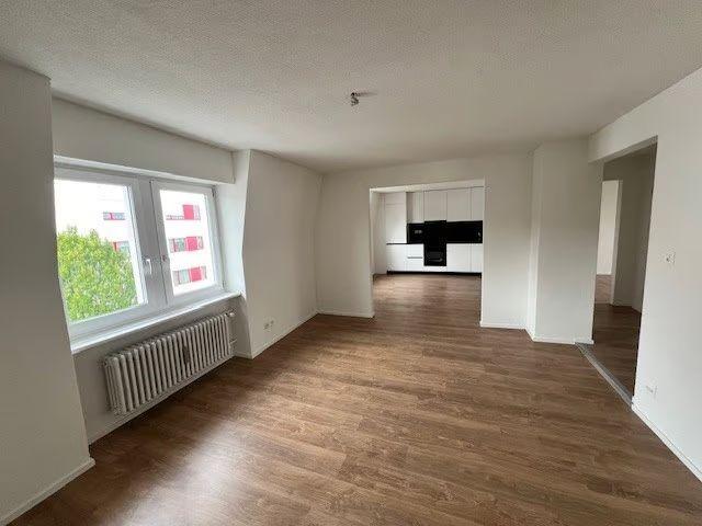 2 Zimmer, 60 m², 2. Stock