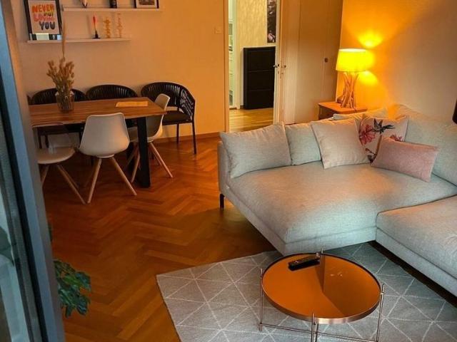 2 Zimmer, 62 m², 1. Stock