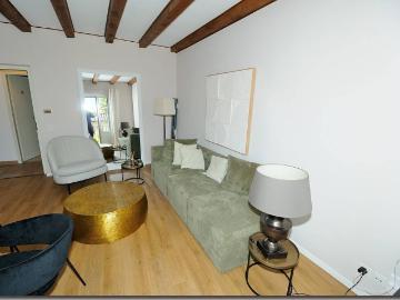 2 Zimmer, 64 m², 2. Stock