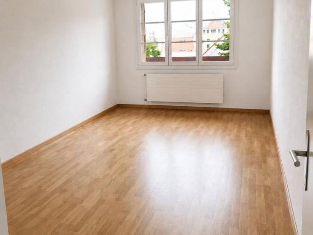 2 Zimmer, 65 m², 2. Stock