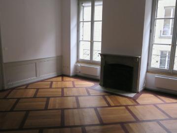 2 Zimmer, 69 m², 2. Stock