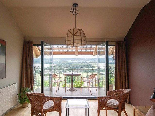 2 Zimmer, 70 m², 1. Stock