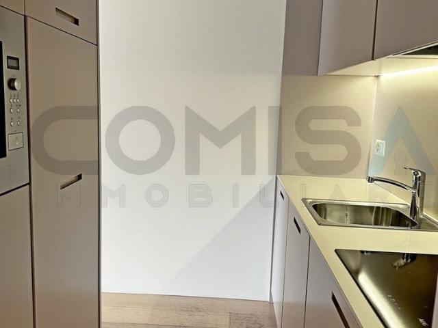 2 Zimmer, 70 m², 1. Stock