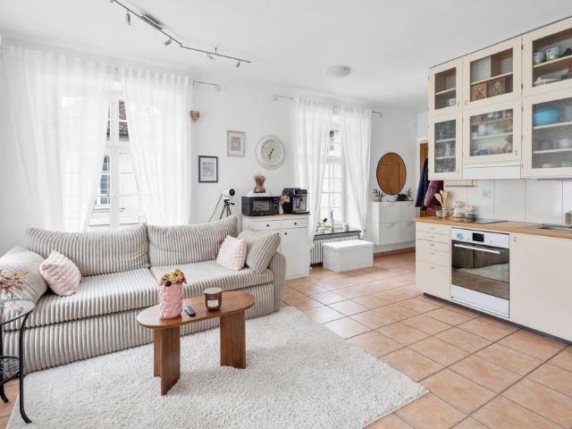 2 Zimmer, 70 m², 1. Stock
