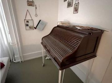 2 Zimmer, 70 m², 1. Stock