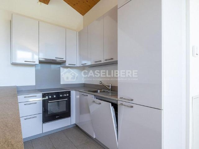 2 Zimmer, 70 m², 2. Stock