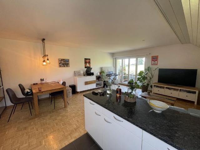 2 Zimmer, 72 m², 2. Stock