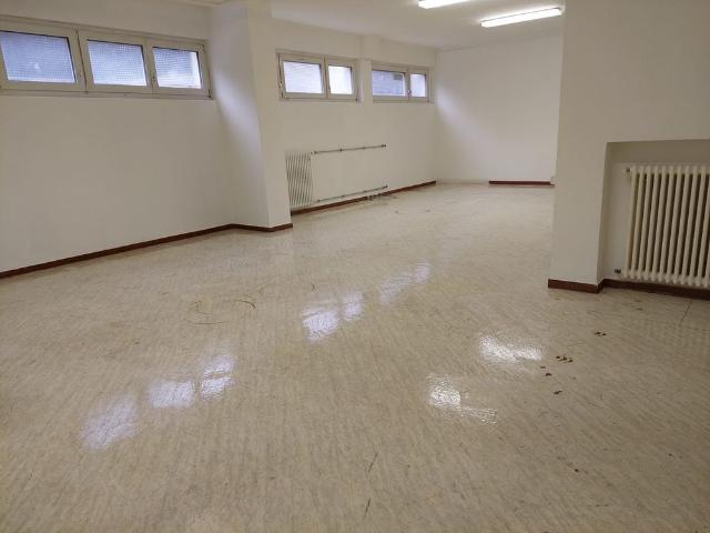 2 Zimmer, 75 m², EG