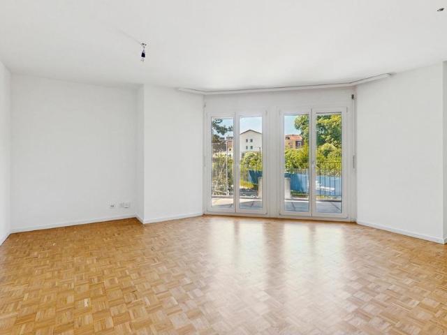 2 Zimmer, 76 m², 1. Stock