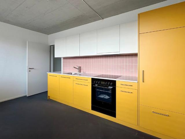 2 Zimmer, 76 m², 1. Stock