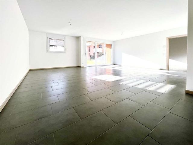 2 Zimmer, 78 m², 1. Stock