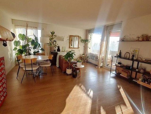 2 Zimmer, 80 m², 6. Stock