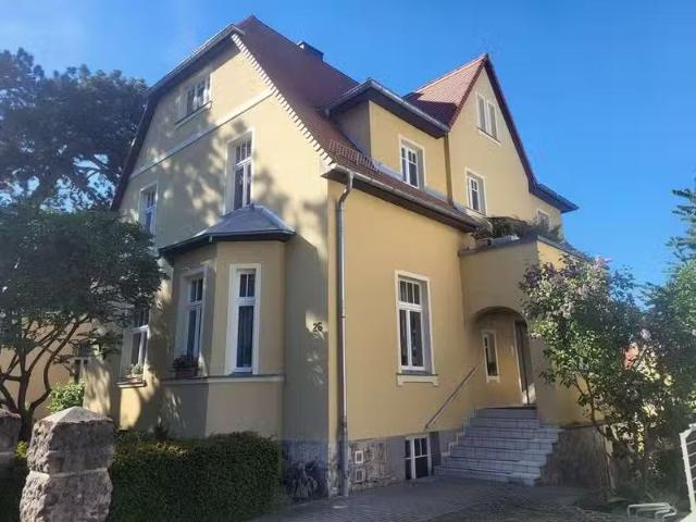 2 Zimmer 80 m² 960 € Kaltmiete Wohnungen in Weimar